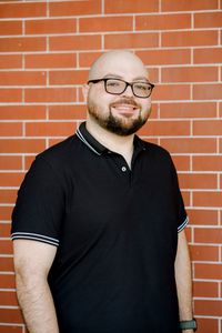 Daniel Dynes, Therapist