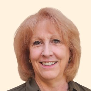 Cynthia Flores, Therapist