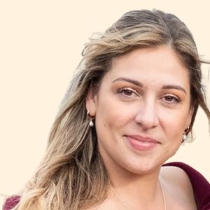 Maia Roper, Therapist