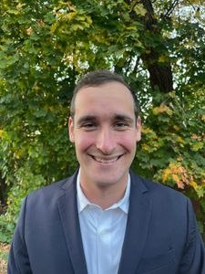 Aaron Purow, Therapist