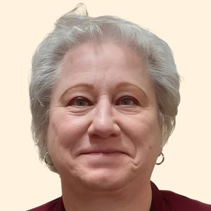 Mary Knarr, Therapist