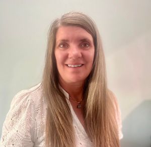 Bonnie Taggart, Therapist