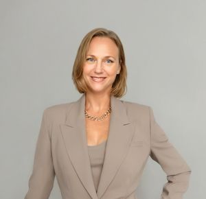 Tiphanie May, Therapist