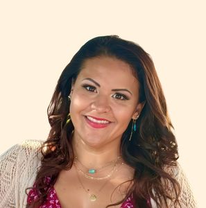 Miranda Rich, Therapist