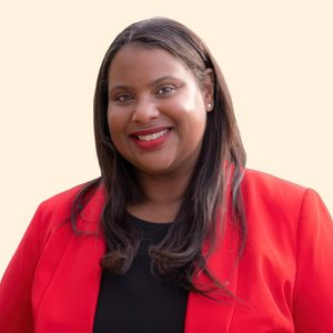 Kenya Taylor, Therapist