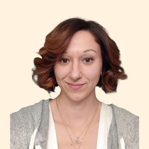 Nicole Firth, Therapist