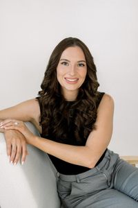 Dori Ware, Therapist