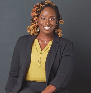LaShonda Linnen, Therapist