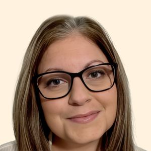 Kelli Rivelli, Therapist