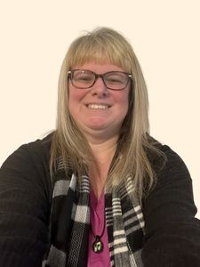 Linda Tavares, Therapist