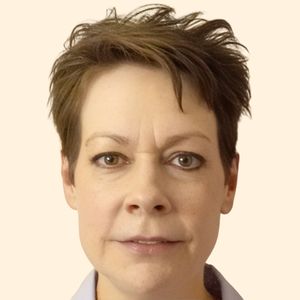 Christine Maxwell, Therapist
