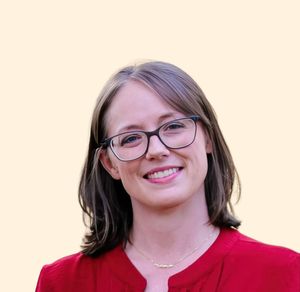 Tess Munoz, Therapist