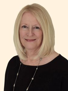 Lori Lee, Therapist