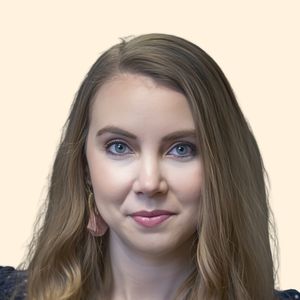 Carrie Lawson, Therapist