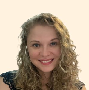 Brittany Foshee, Therapist