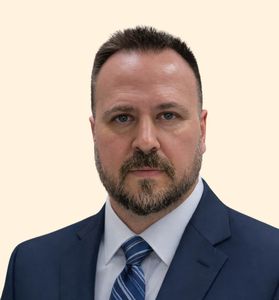 Dereck Wolfgram, Therapist