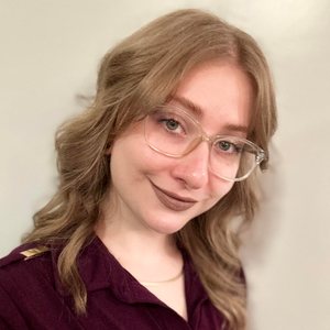 Carolyn Mraz, Therapist