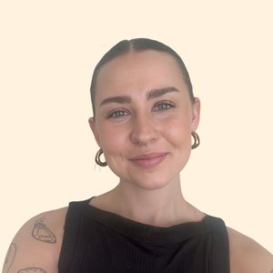 Laine Miller-Kennington, Therapist