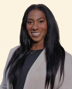 Brianna Sneed, Therapist