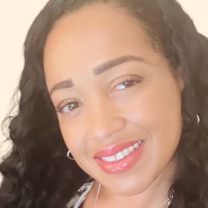 Tia Warren