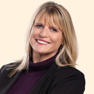 Danielle Bell-Dunnam, Therapist