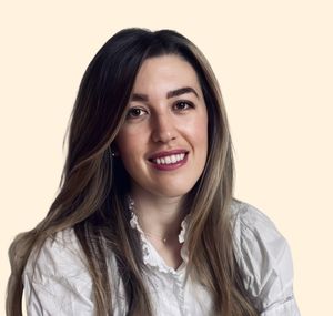 Elle Zambrano, Psychologist