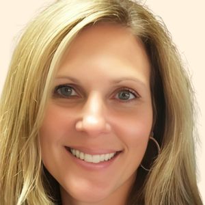 Stephanie Guingrich, Therapist