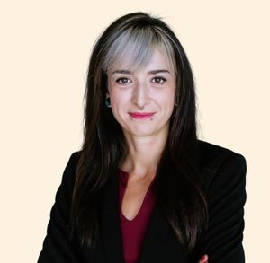 Demi Kourtesi, Psychologist