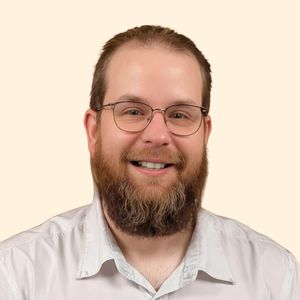 Derrick Daggett, Therapist