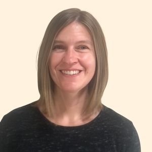 Annaken Toews, Therapist