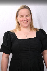 Anneke Wardlaw, Therapist