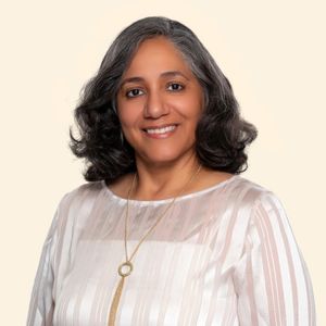 Evelyn Alvino, Therapist