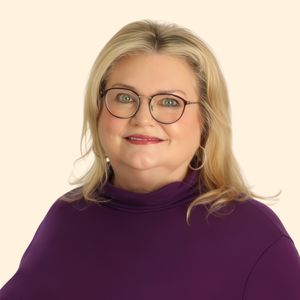 Lynette Herring, Therapist