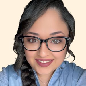 Daena Puente, Therapist