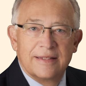 Steven Luzader, Therapist