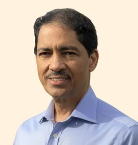 Rickey Maxwell, Therapist