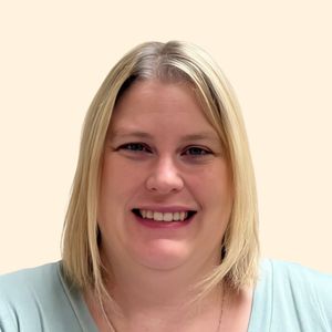 Ashley Fox, Therapist
