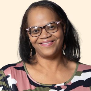 Lynn Marshall, Therapist