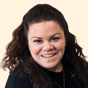 Victoria Faljean, Therapist