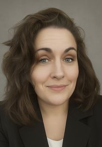 Danielle Minch, Therapist