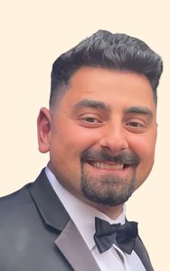 Donovan Khamoro, Therapist