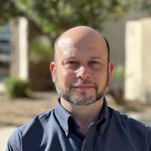 Sean Harris, Therapist
