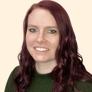 Teshia Sandau, Therapist