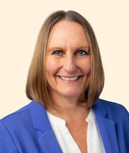 Trish Bloss, Therapist