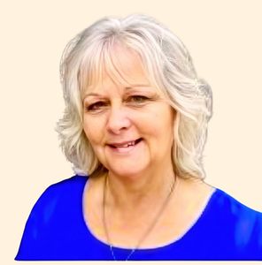 Kelly Thorpe, Therapist