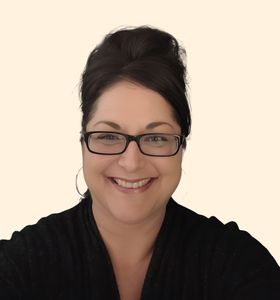 Mindi Perry, Therapist