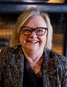 Carla Hoskins, Therapist