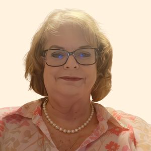 Lisa Seabridge, Therapist