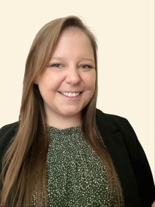 Chesney Fain, Therapist
