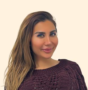 Neda Vakili, Psychologist